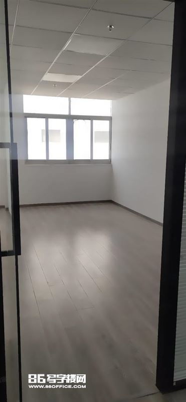 上海中航材大厦 外高桥定制化办公空间，赋能国际物流、医疗器械与跨境电商发展